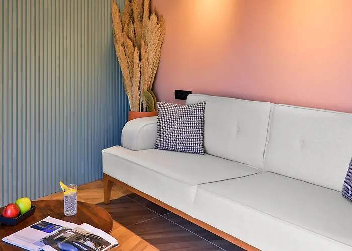 מלון Luff Boutique - Adult Only 3*